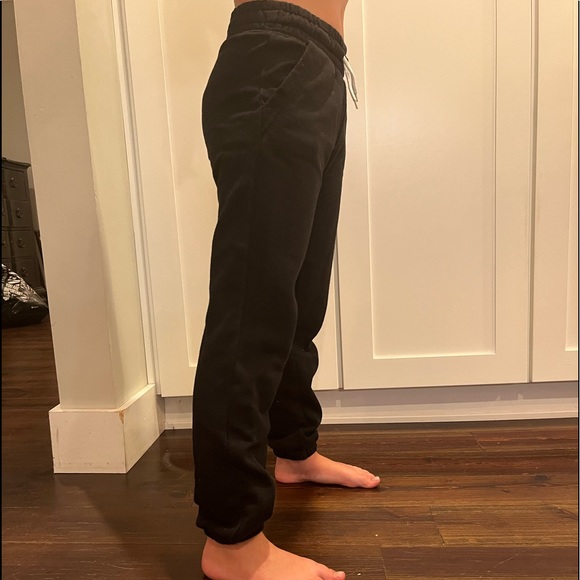 Girls Old Navy Sweat Pants With Heart Design - Picture 2 of 6